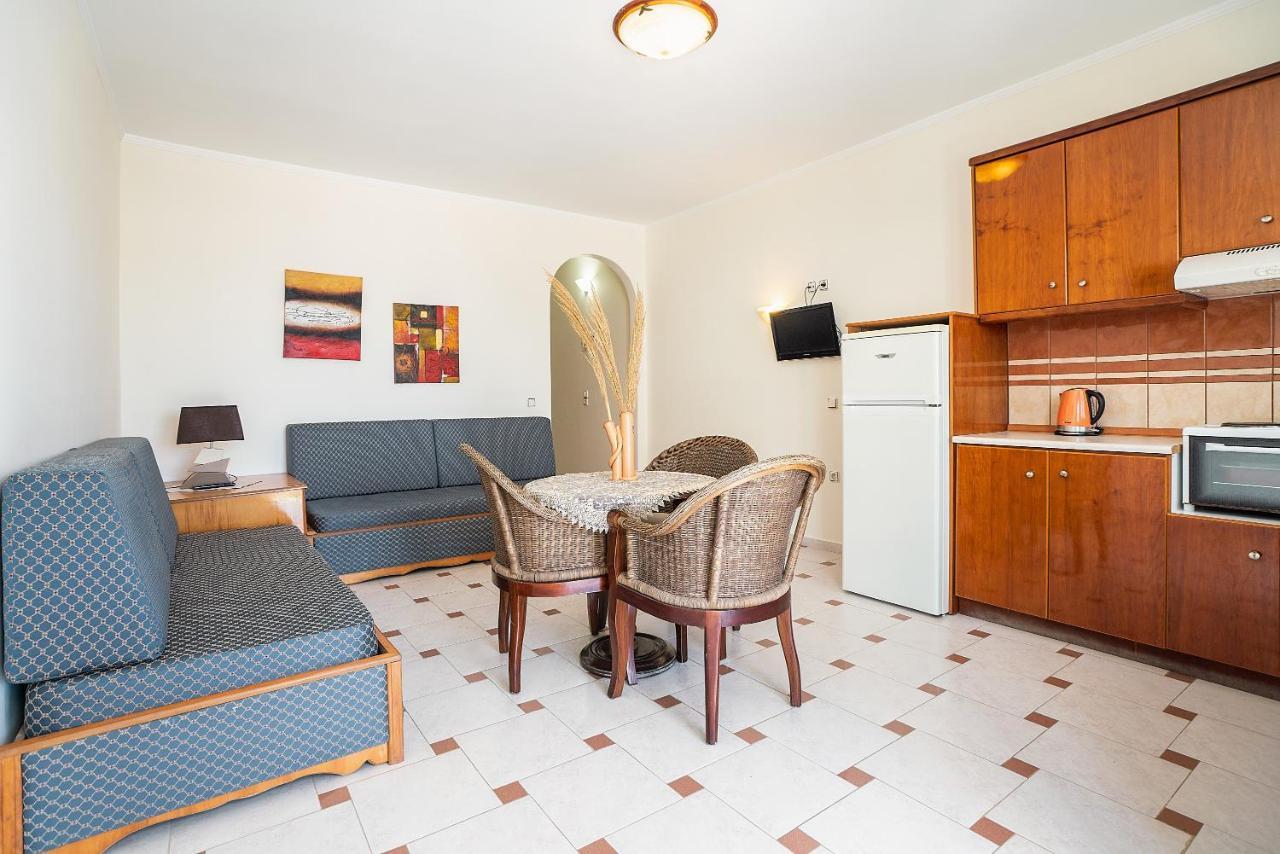 Livadia Beach Suite מראה חיצוני תמונה